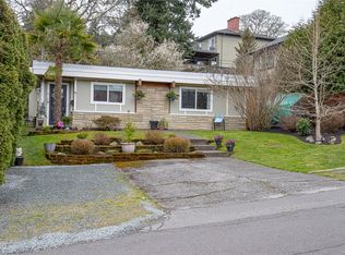 1051 Chesterfield Rd, Saanich, BC V8Z 2T9