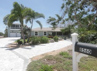 8560 Heron Lagoon Cir, Sarasota, FL 34242