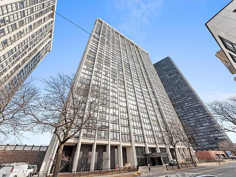 5445 N Sheridan Rd #501 — Photo 21