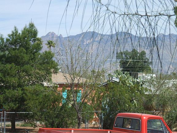 Front yard view to Mount Lemmon