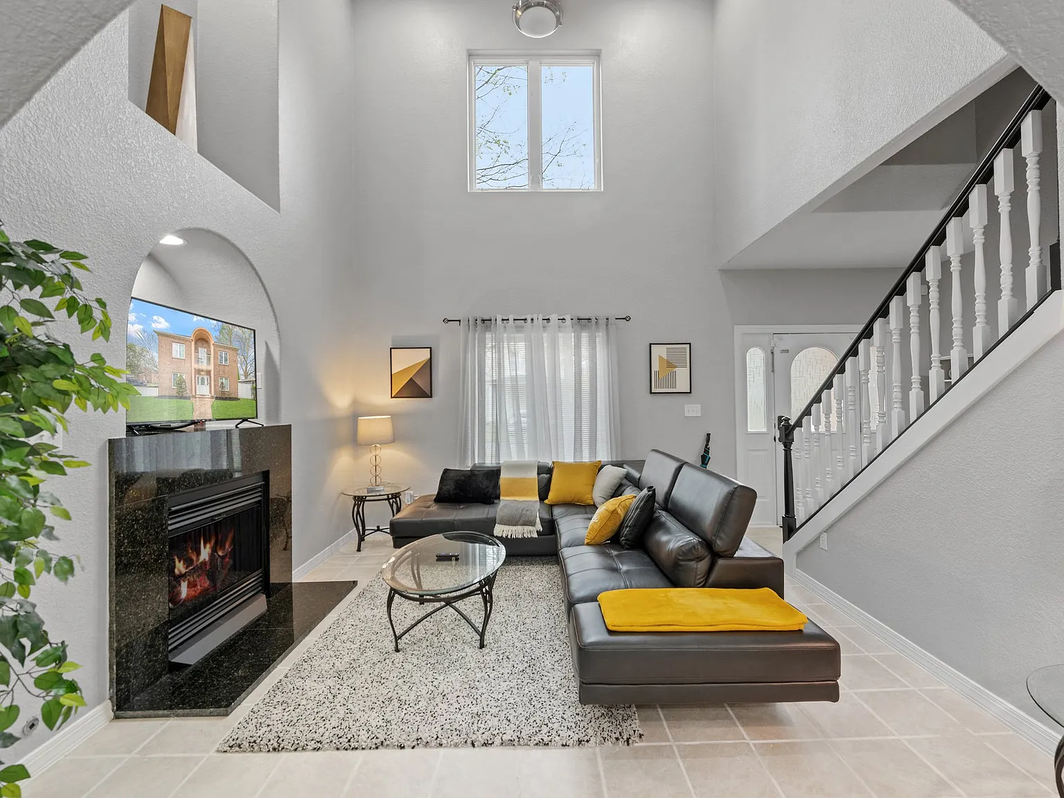 Private Furnished Room | Private Bathroom | Utilities Included | Flexible Lease | Free Parking — Photo 3
