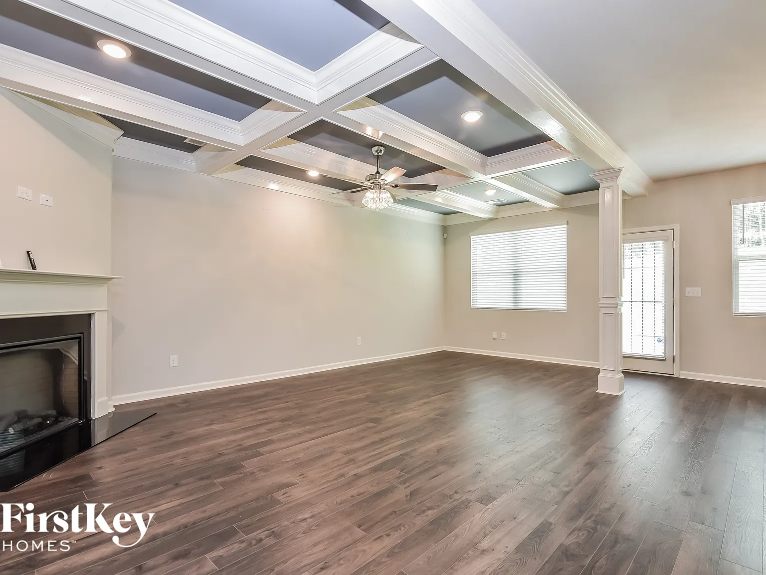 3 bed, 2.0 bath, 1711 sqft, $2,105 — Photo 3