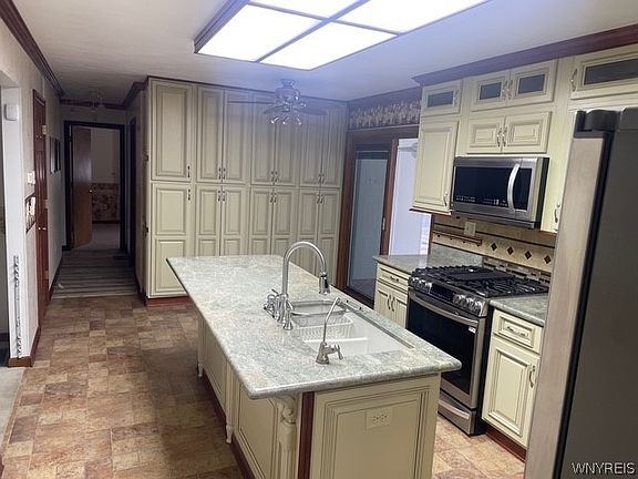 5th image of 2842 Braley Rd