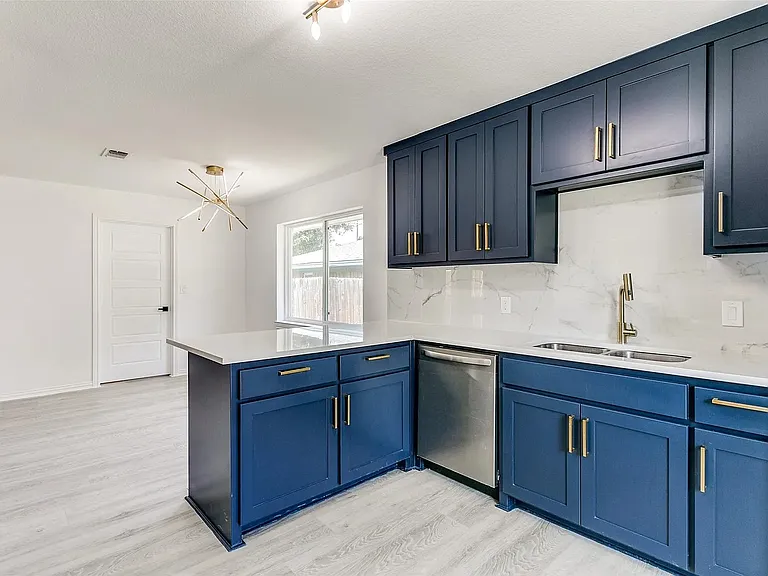 1580 College Pkwy — Photo 12