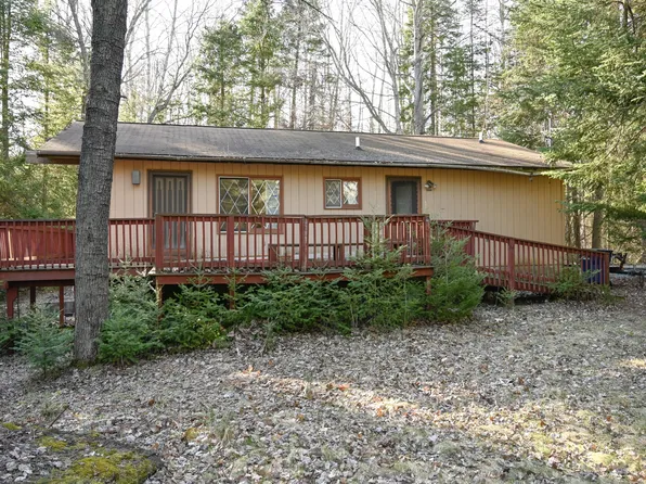 6821 Woodridge Dr, Lake, MI 48632