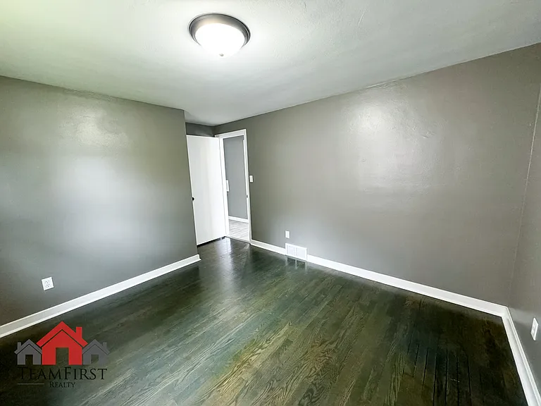 1446 Pilgrim St — Photo 23