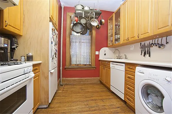 Sold by Maxwell Jacobs | media 9