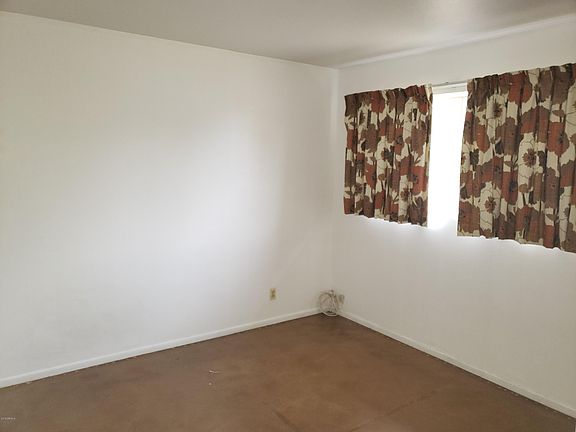 5th image of 621 E Vista Del Cerro Dr