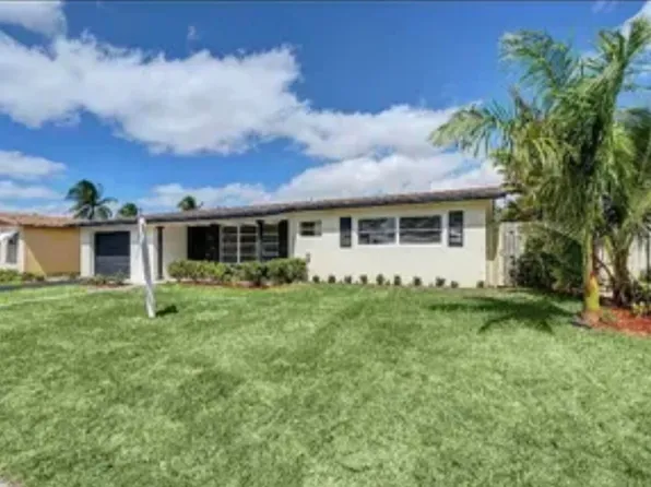 219 SE 13th Street, Deerfield Beach, FL 33441