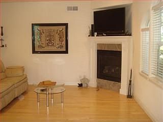 5th image of 497 Boynton Ave APT 1