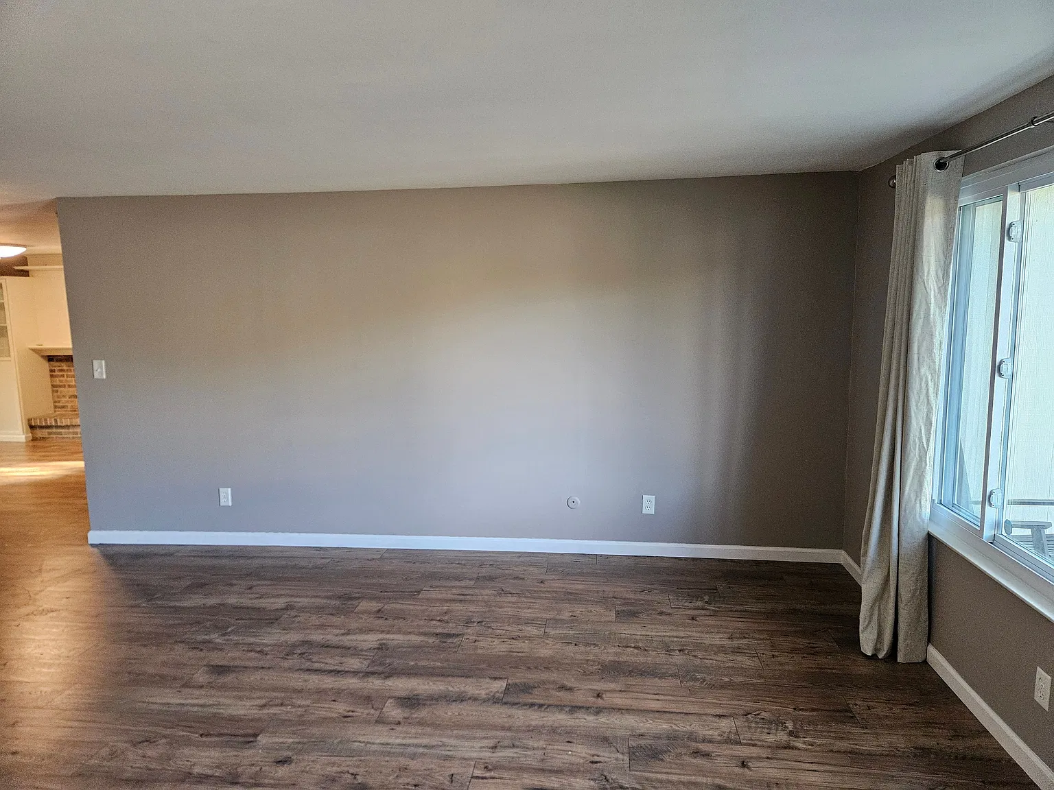 3 bed, 1.5 bath, 1262 sqft, $2,100 — Photo 3