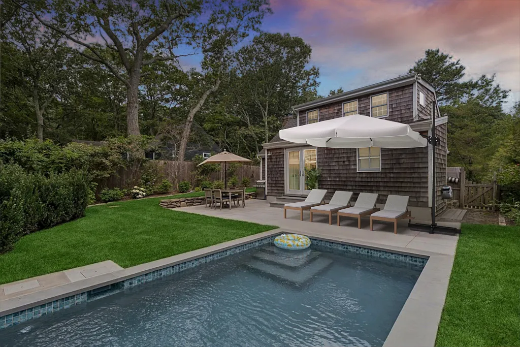 Charming Beach Cottage by the Bay. — Photo 1