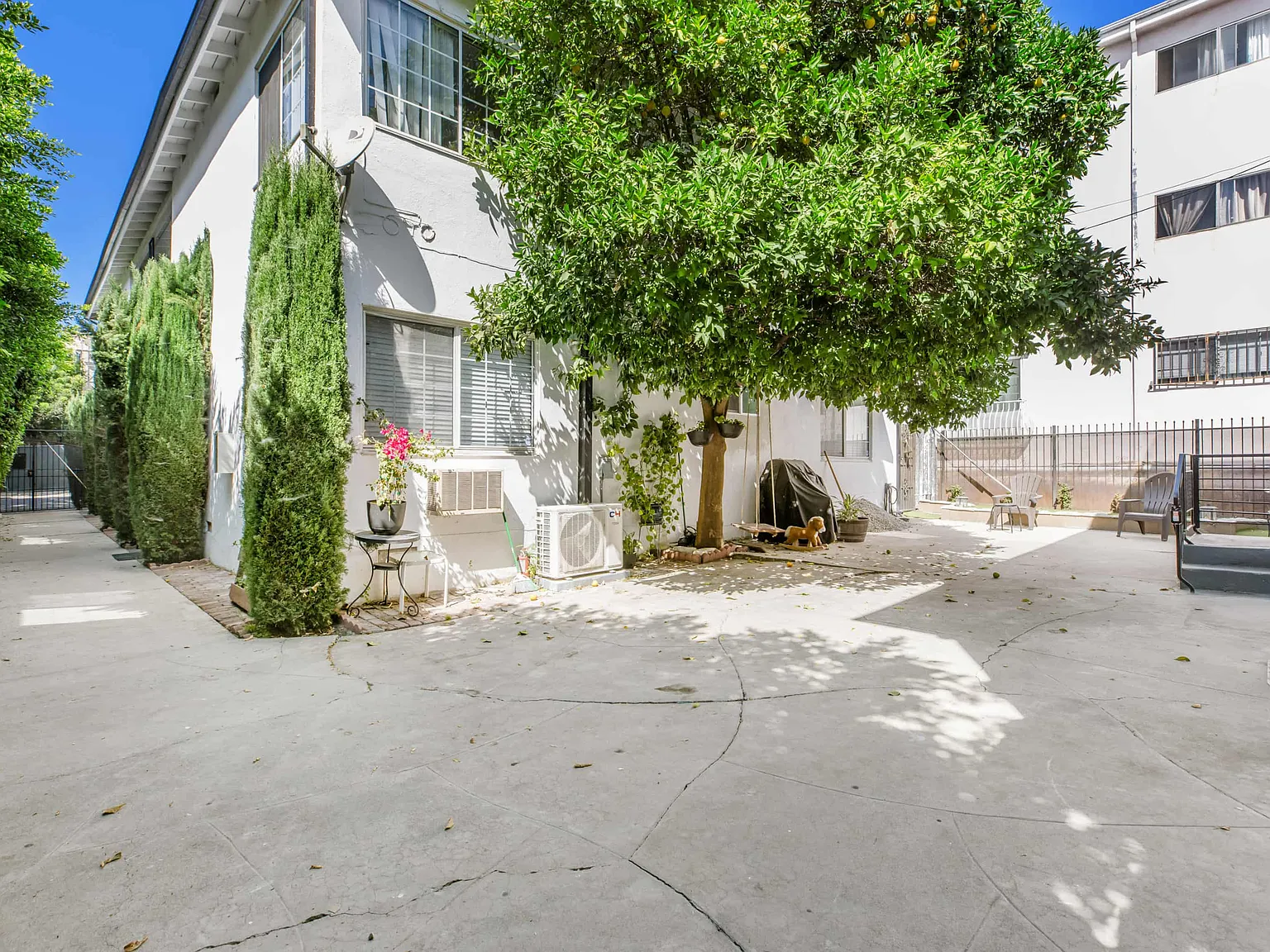 1010 North Spaulding Avenue — Photo 4