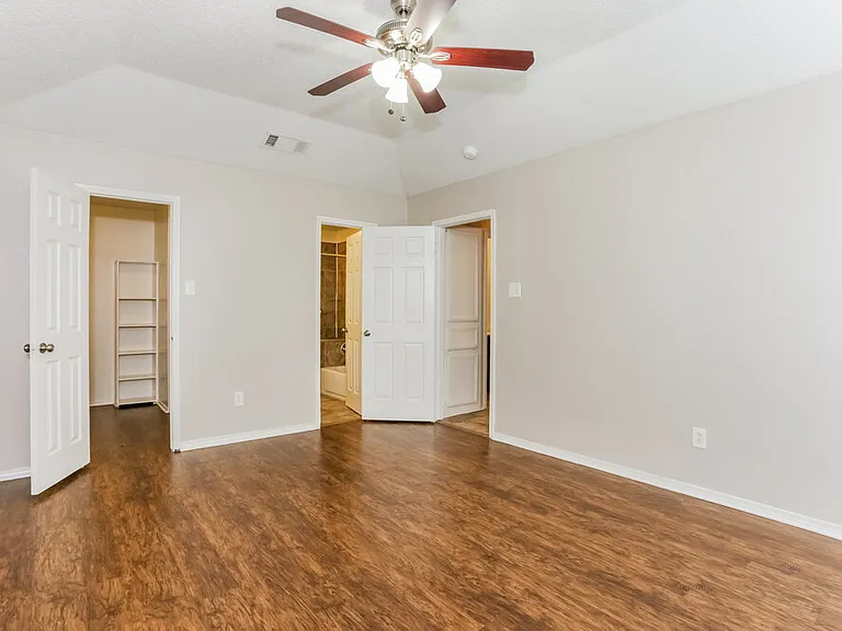 5532 Four Winds Dr — Photo 9