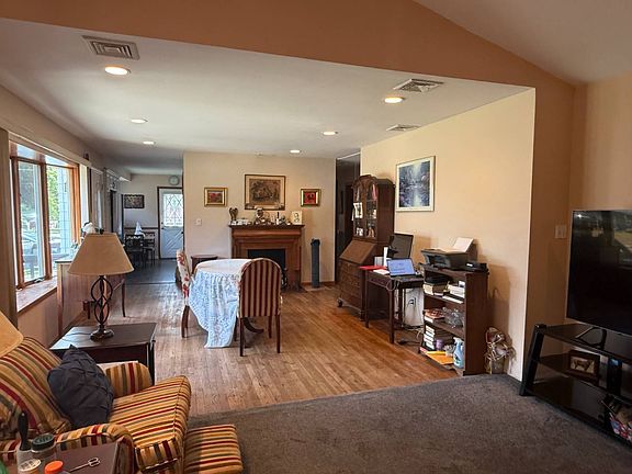 5th image of 1612 N Gardiner Dr