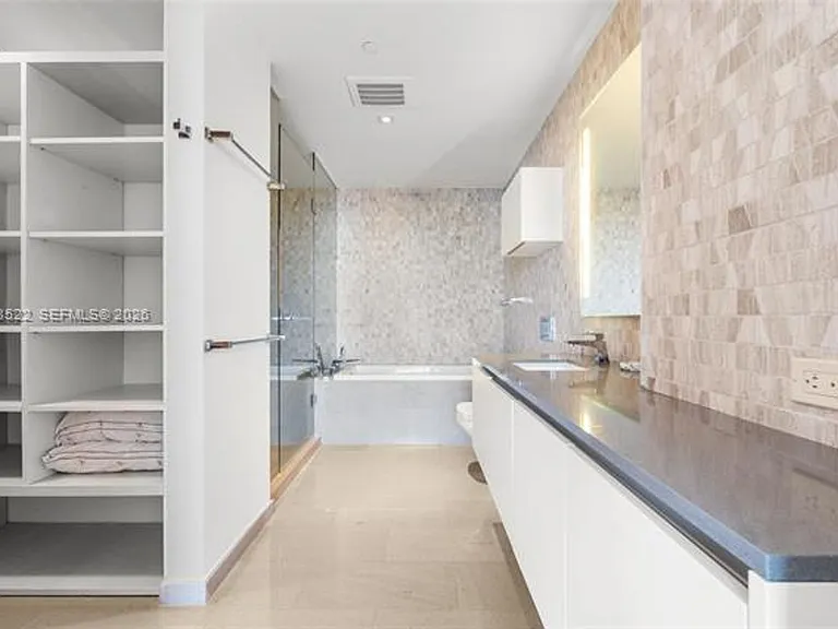 68 SE 6th St #CU-2306 — Photo 18