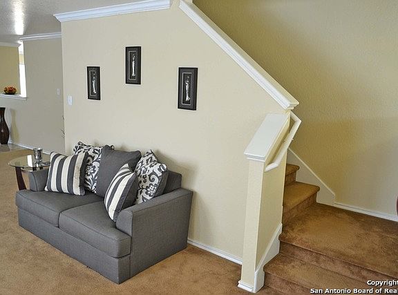 4th image of 431 Shadbush St