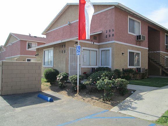 2nd image of 7862 Lankershim Ave APT 201