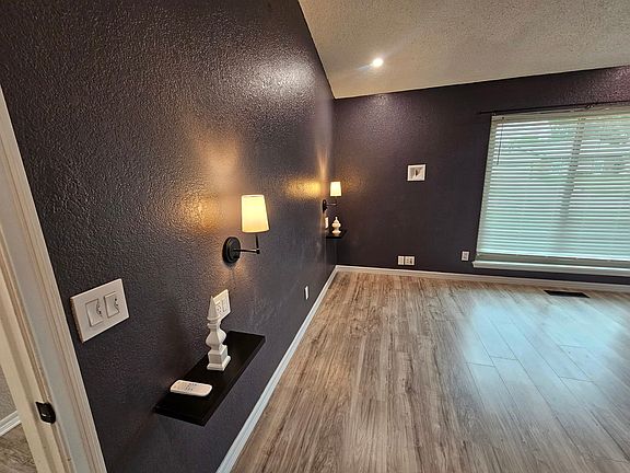 4th image of 8421 Woodhue Dr
