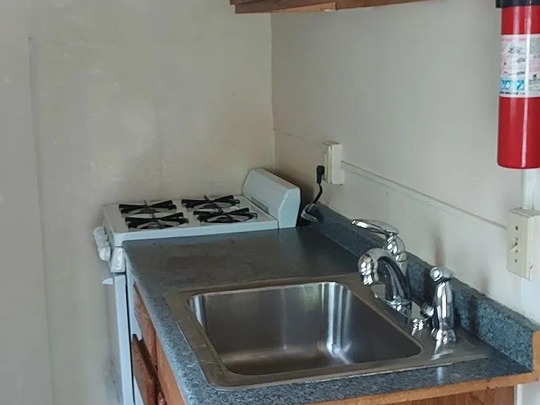 51 Cotter Ave — Photo 4