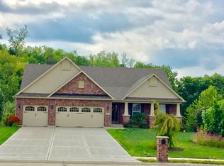 812 Autumn Rise Ln, Columbia, IL 62236