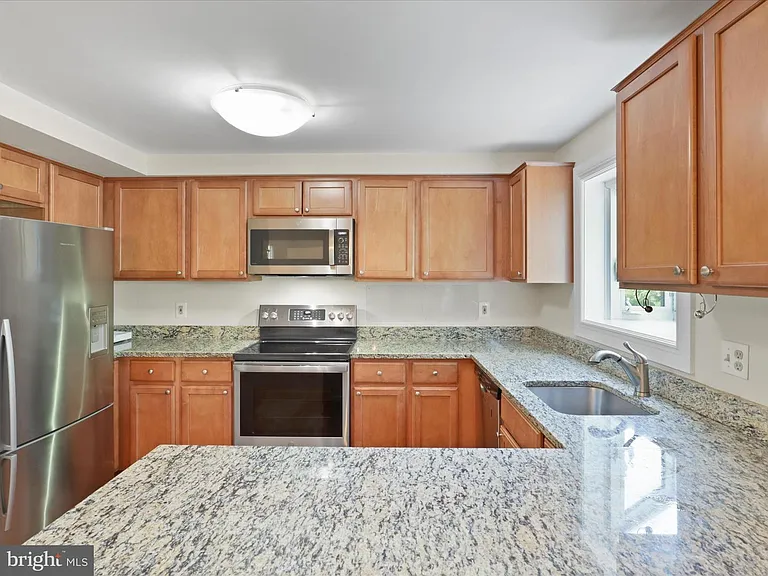 6502 Coachleigh Way — Photo 11