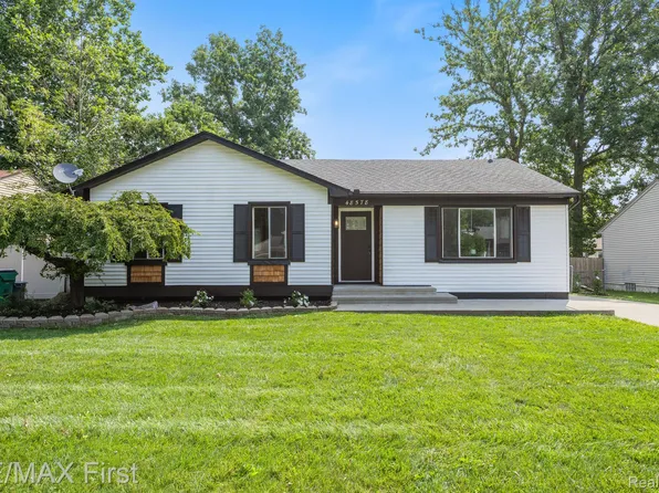 48578 Wheatfield St, Chesterfield, MI 48051