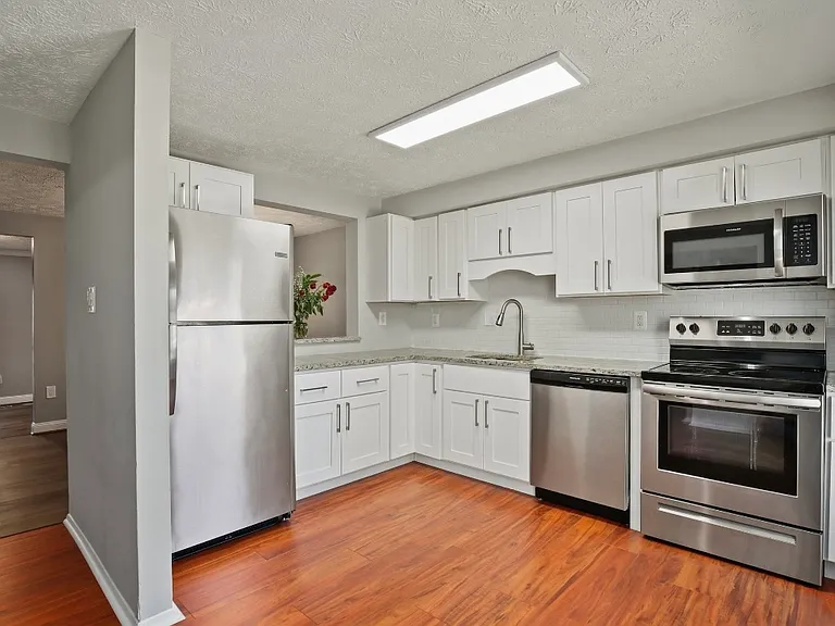 4215 Dunwood Ter — Photo 4
