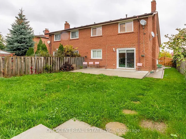 4036 Dunmow Cres #UPPER — Photo 22