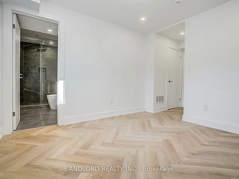 1146 Broadview Ave #4 — Photo 38