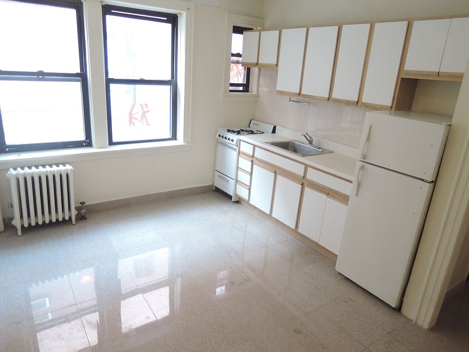 1st image of 2360 35th St