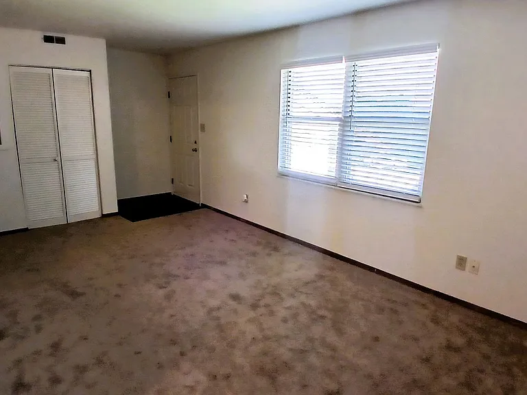 Butler Hill Apartments — Photo 31