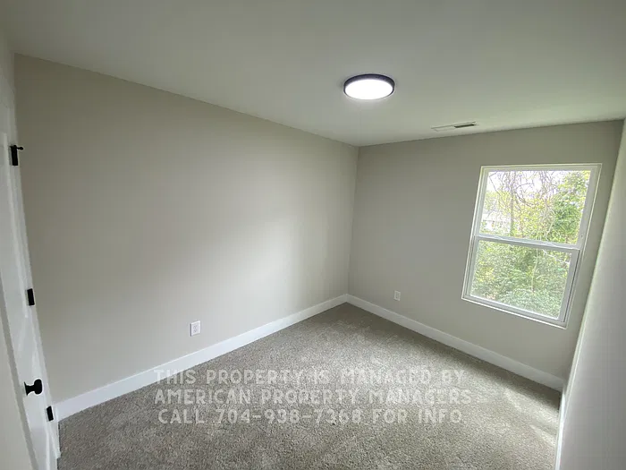 722 Elizabeth Ave — Photo 10