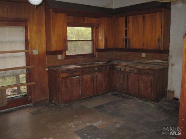 2750 Summerfield Rd, Santa Rosa, CA 95405