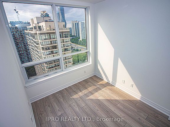 4th image of 36 Elm Dr W #2210