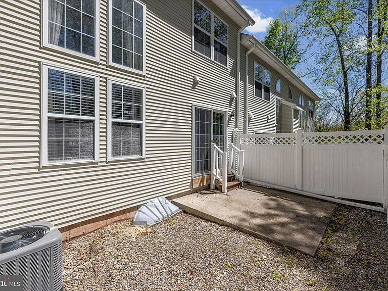 302 Wellington Park Dr — Photo 26