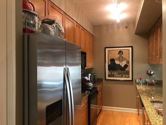 3rd image of 1335 S Prairie Ave #Gu116