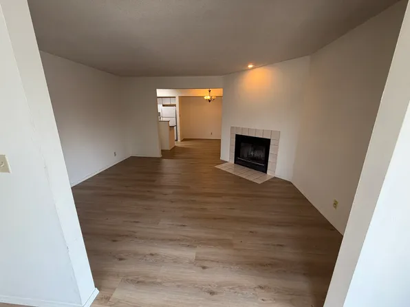 4 Hartwell Ct #6, Savoy, IL 61874