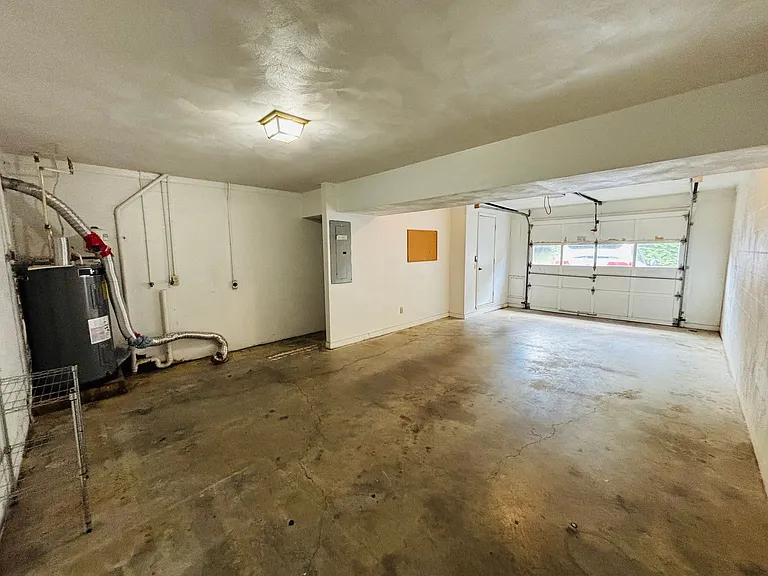 253 Fairfax Rd — Photo 2