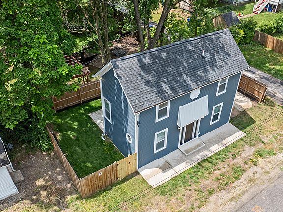 2nd image of 861 N Washington Ave