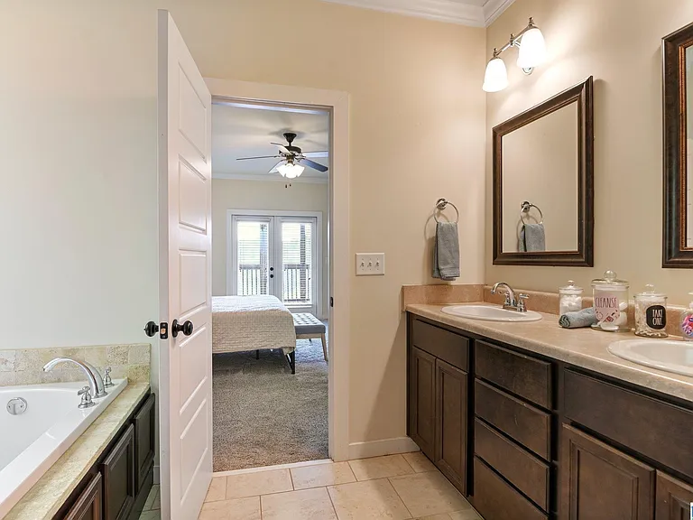 3508 Waters Rd — Photo 15
