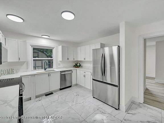 3rd image of 5573 Cade St