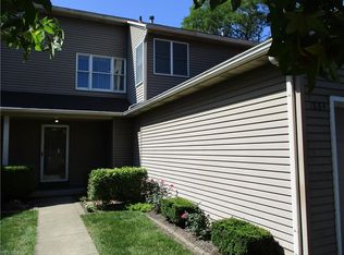 1884 Lillian Rd, Stow, OH 44224