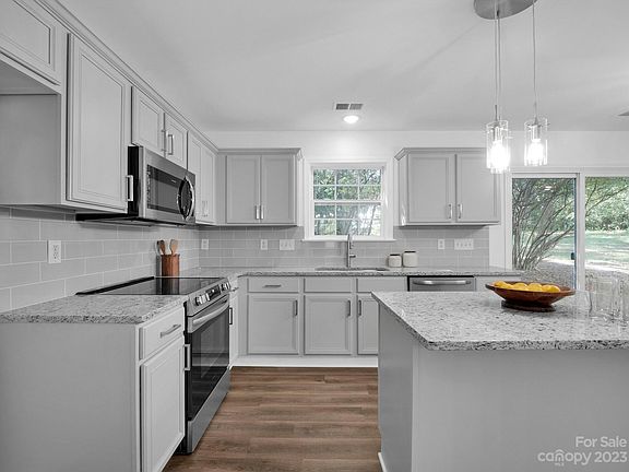 2nd image of 2481 Payton Dr