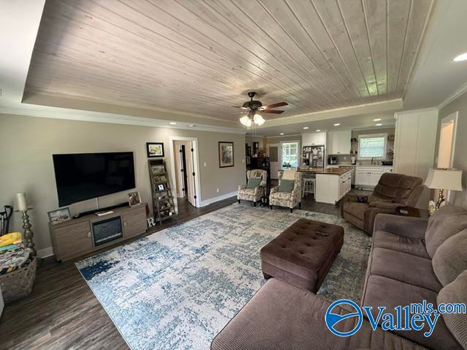 709 Cindy St NE, Hartselle, AL - More