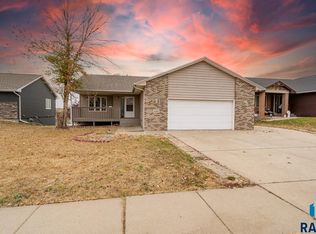 1204 N Archer Dr, Sioux Falls, SD 57103