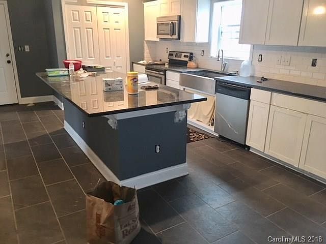 2nd image of 292 Carlyle Rd