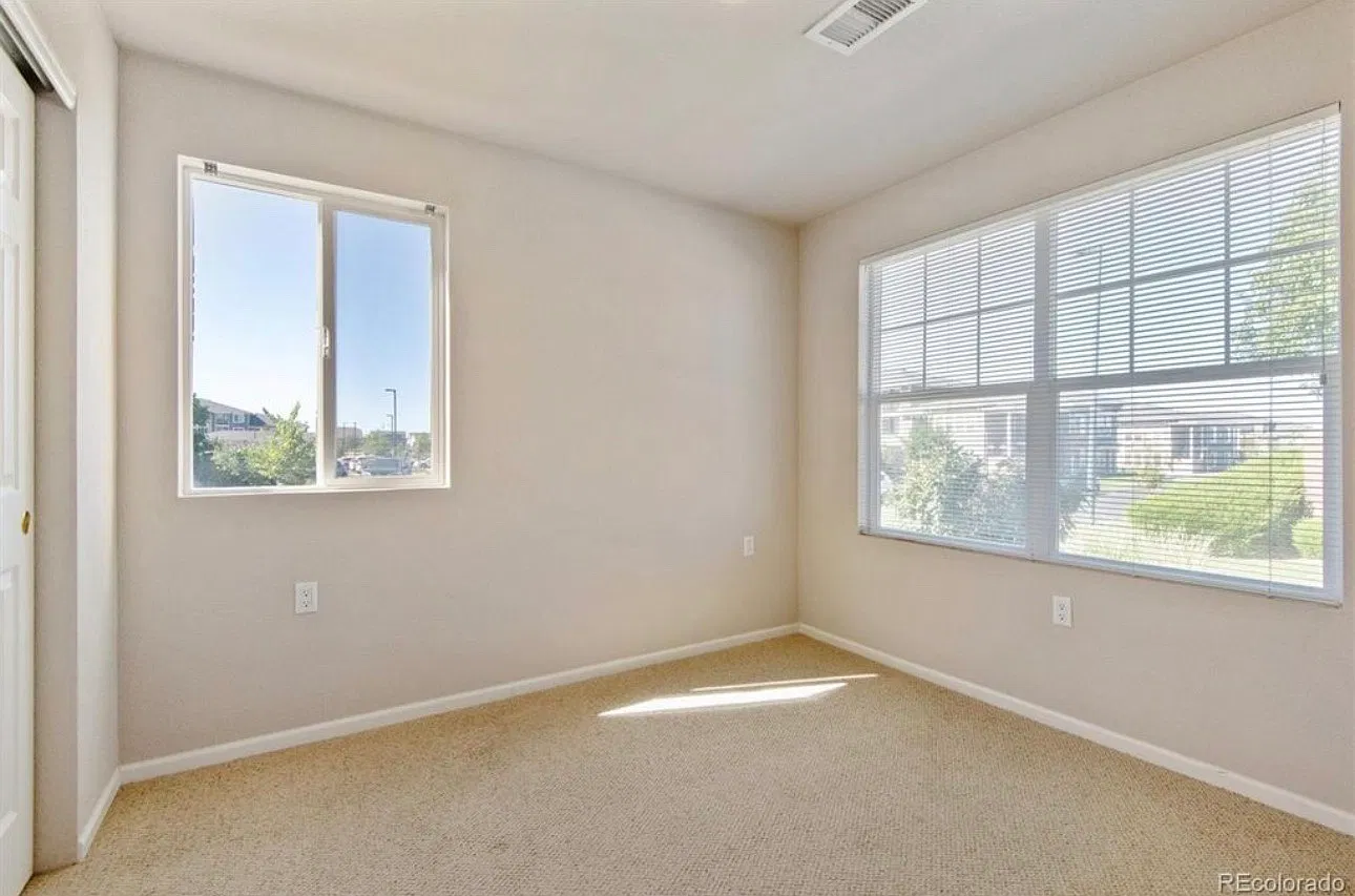 2 bed, 829 sqft, $2,100 — Photo 4