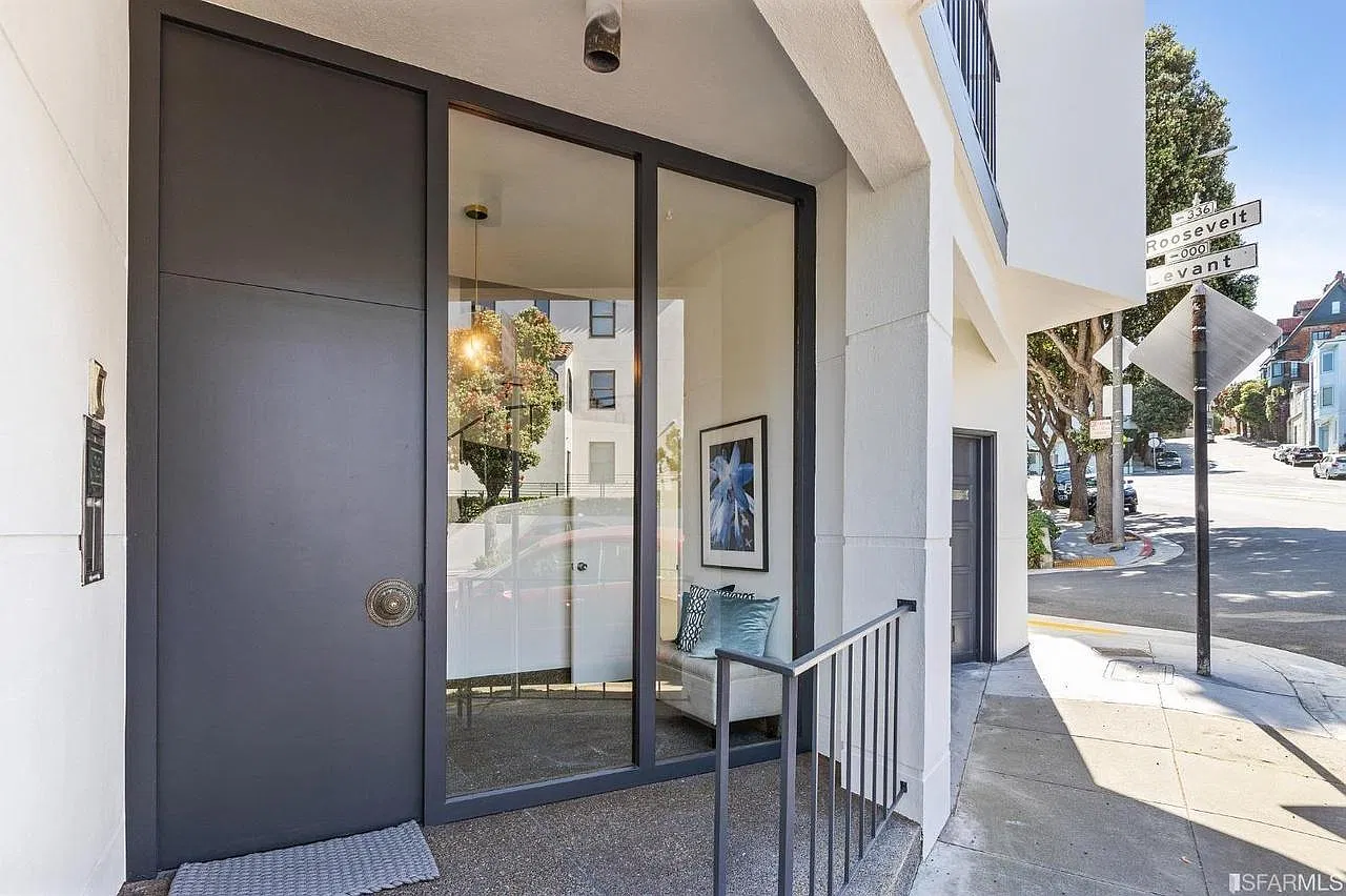 3 bed, 1600 sqft, $9,000 — Photo 2
