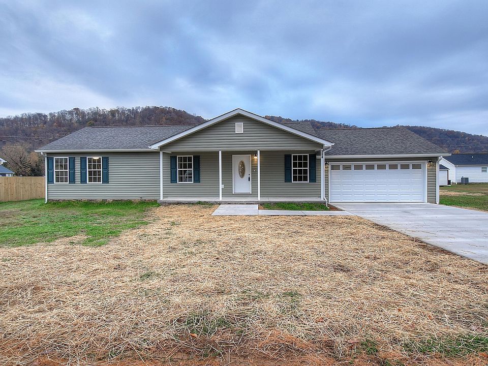 1st image of 304 Riverwood Cir